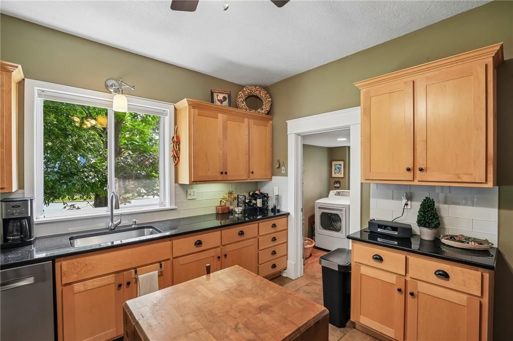 7944 Robinson Street — photo 15