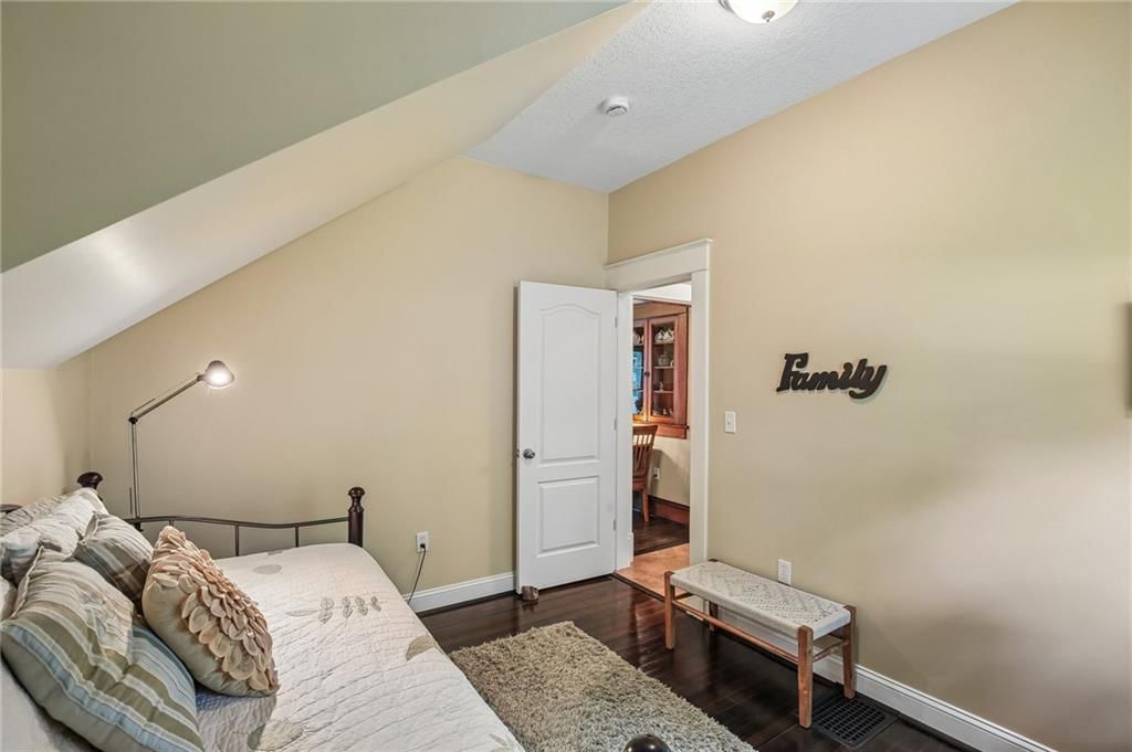 7944 Robinson Street — photo 28