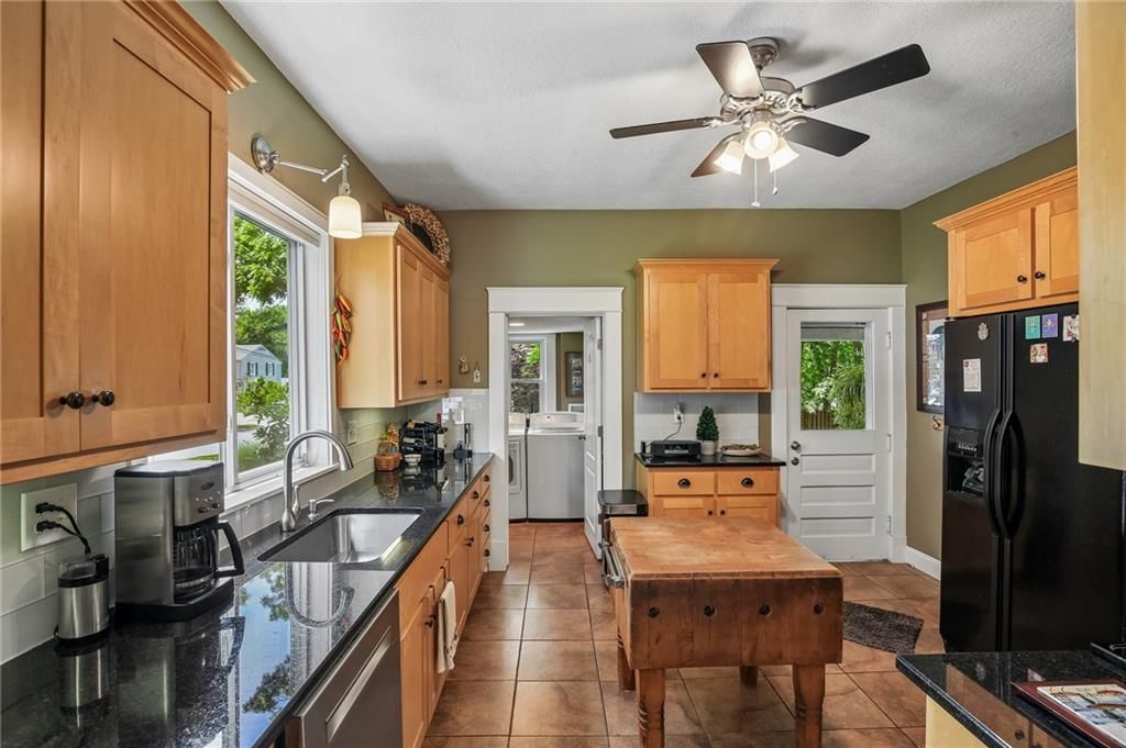 7944 Robinson Street — photo 33