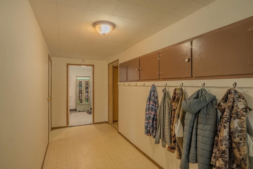 203 E Sycamore Street — photo 2