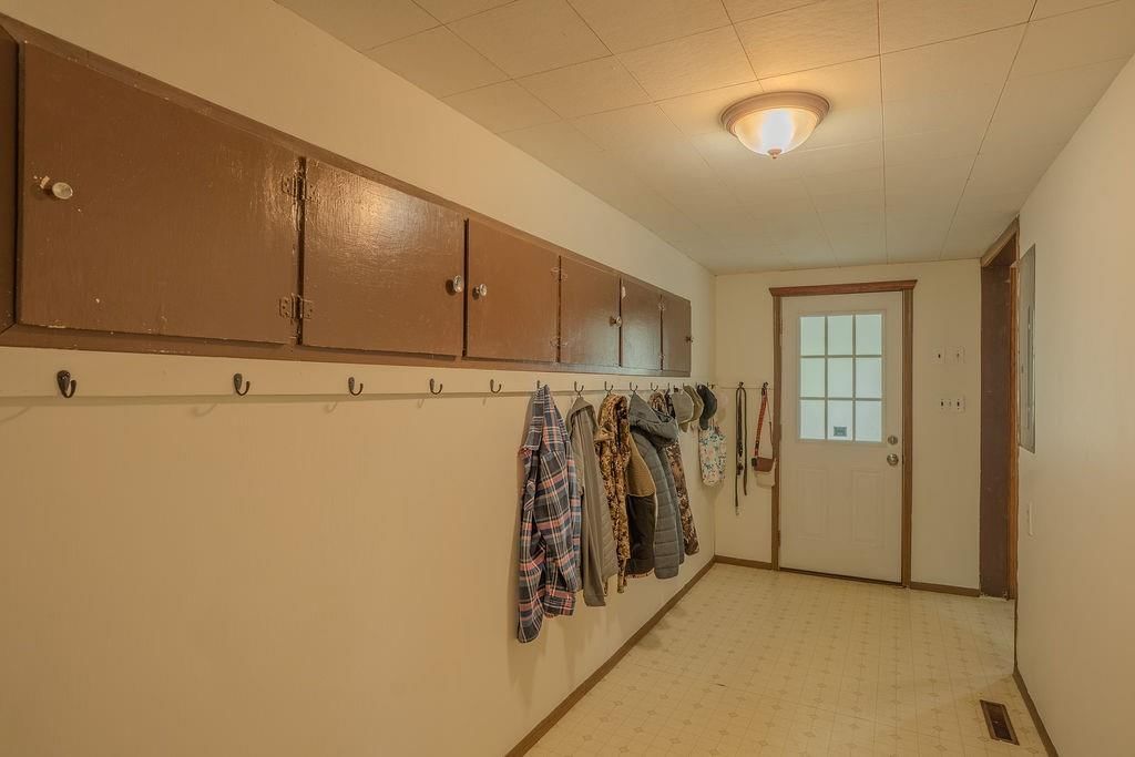 203 E Sycamore Street — photo 3