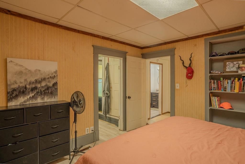 203 E Sycamore Street — photo 4