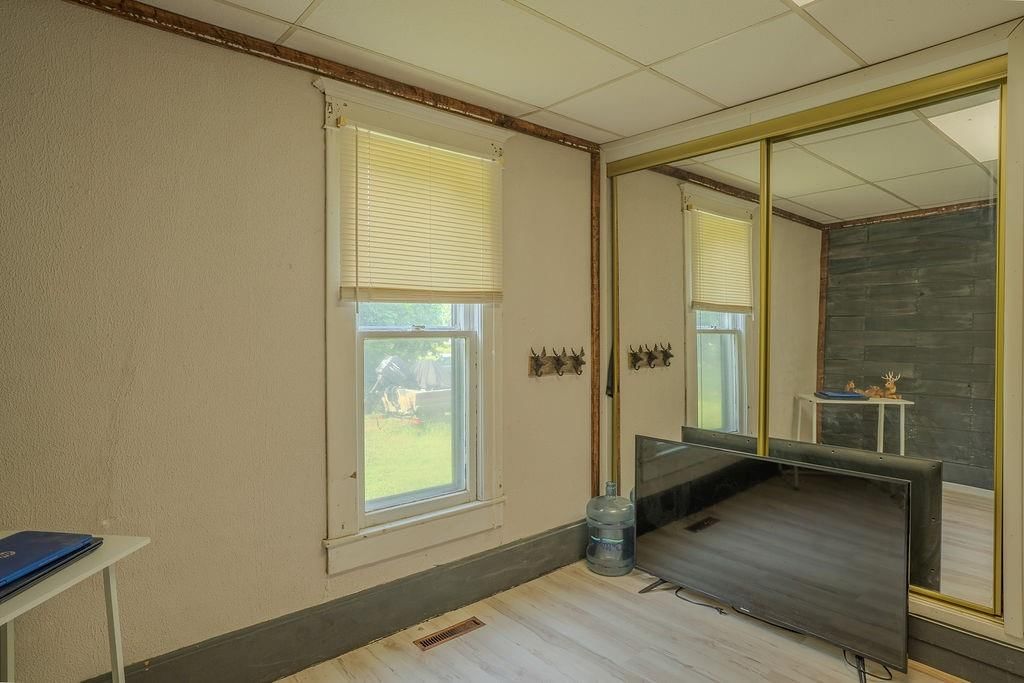 203 E Sycamore Street — photo 6