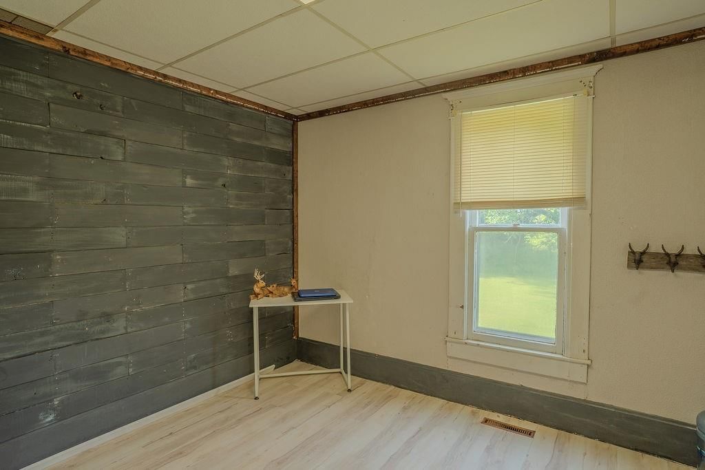 203 E Sycamore Street — photo 7