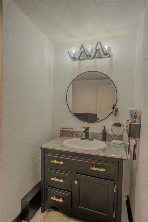 203 E Sycamore Street — photo 8