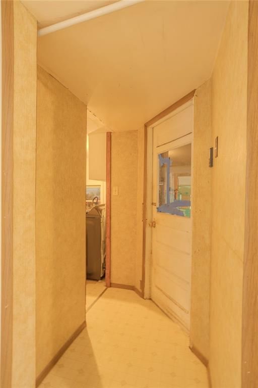 203 E Sycamore Street — photo 11