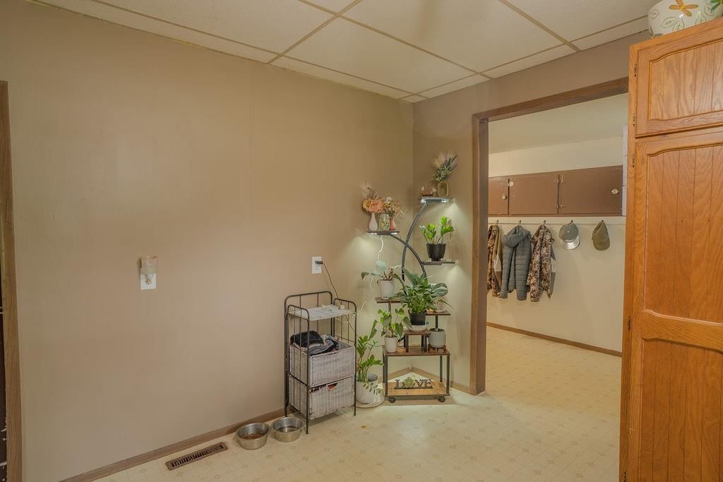 203 E Sycamore Street — photo 18
