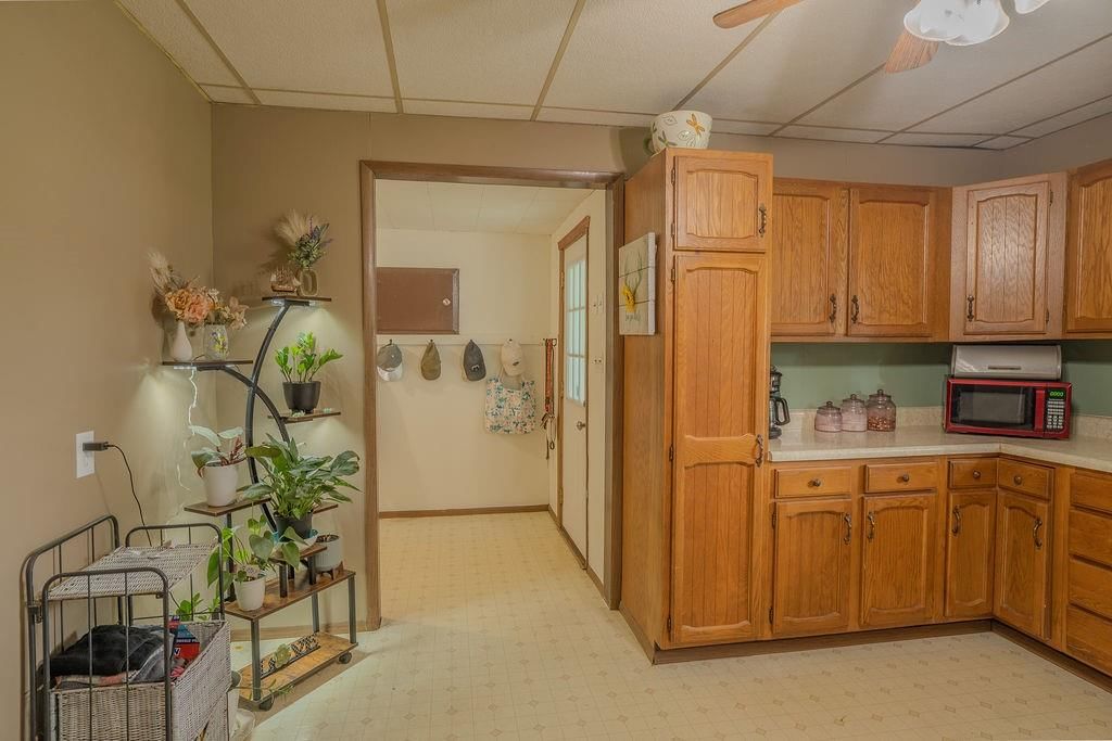 203 E Sycamore Street — photo 19