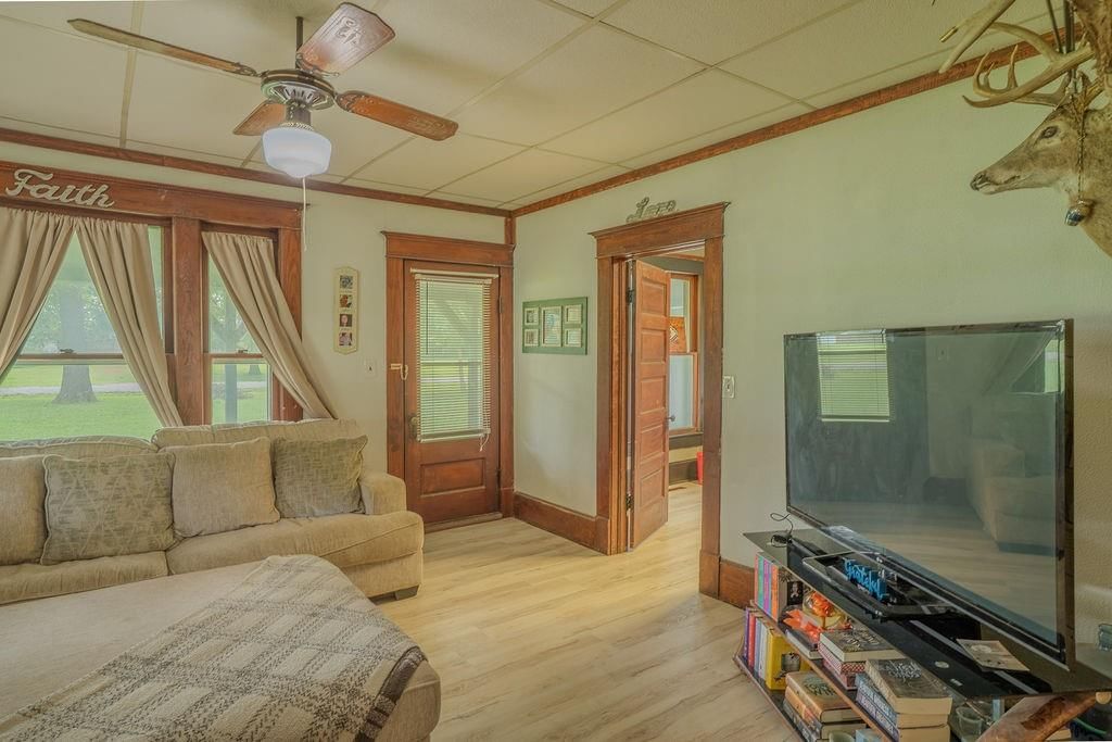 203 E Sycamore Street — photo 25