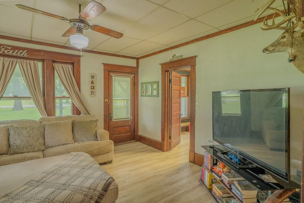 203 E Sycamore Street — photo 27
