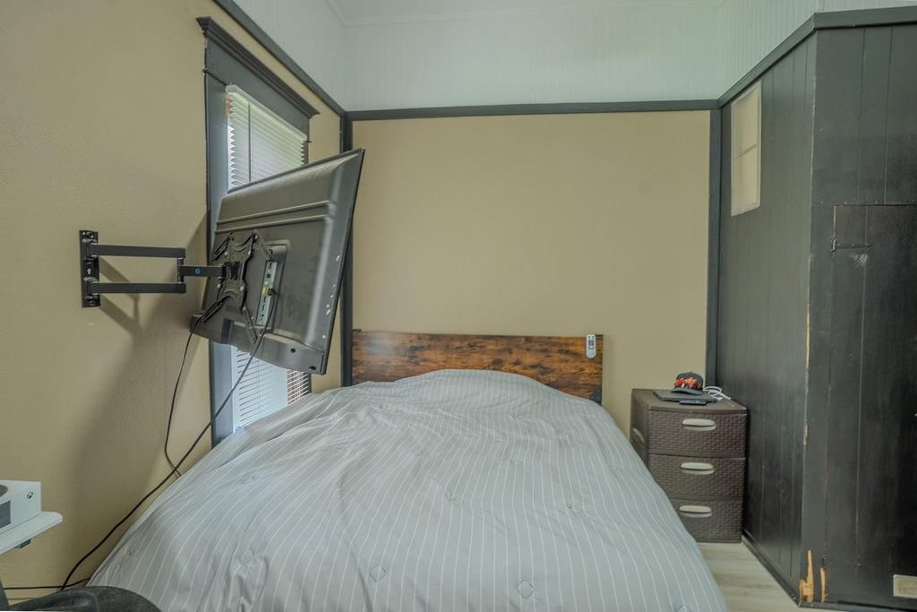 203 E Sycamore Street — photo 29