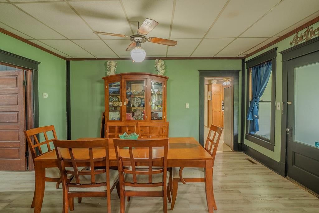203 E Sycamore Street — photo 36
