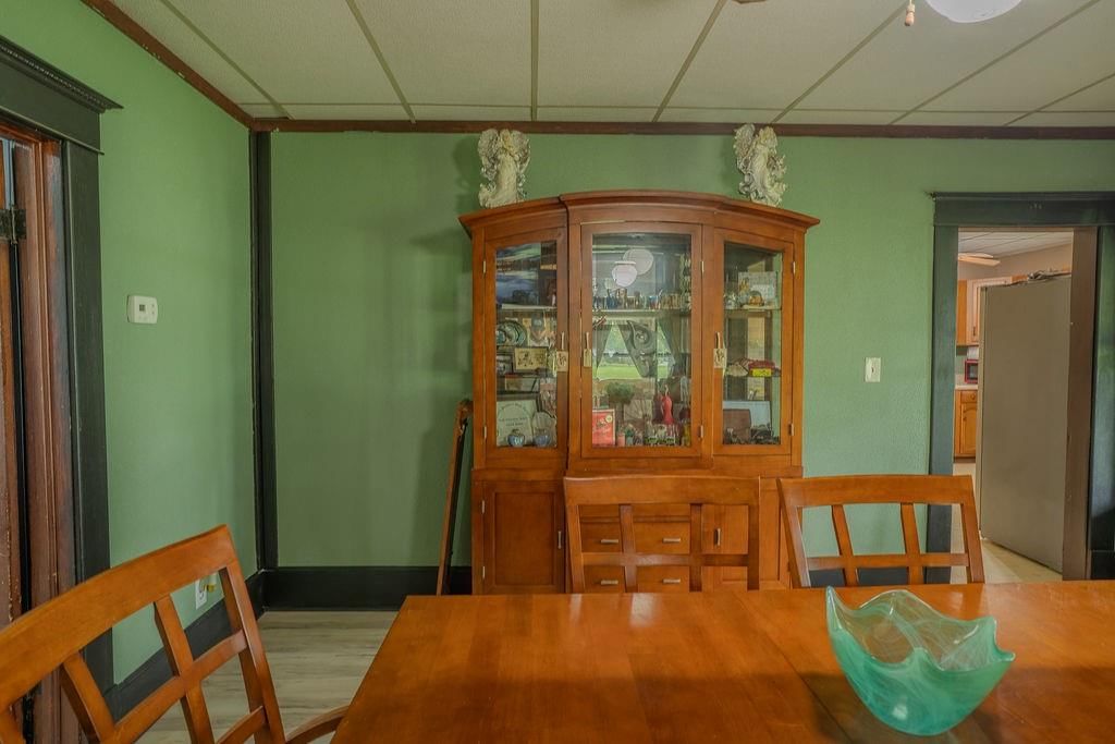 203 E Sycamore Street — photo 37