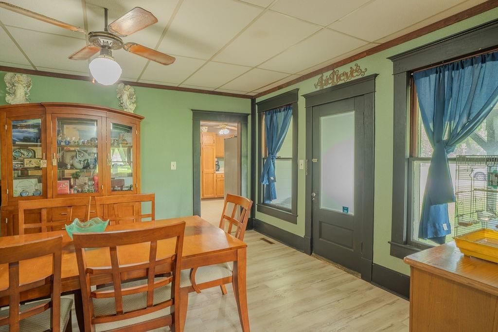 203 E Sycamore Street — photo 38