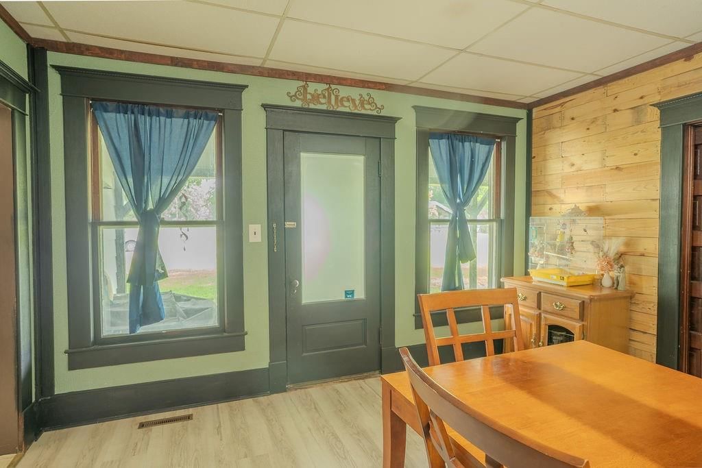 203 E Sycamore Street — photo 40