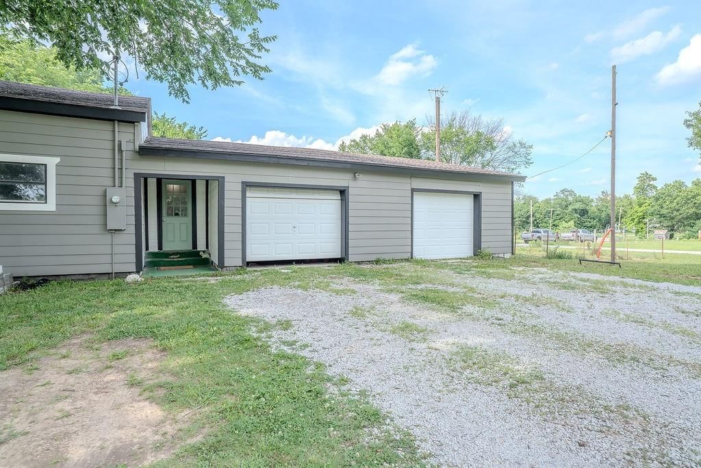 203 E Sycamore Street — photo 44