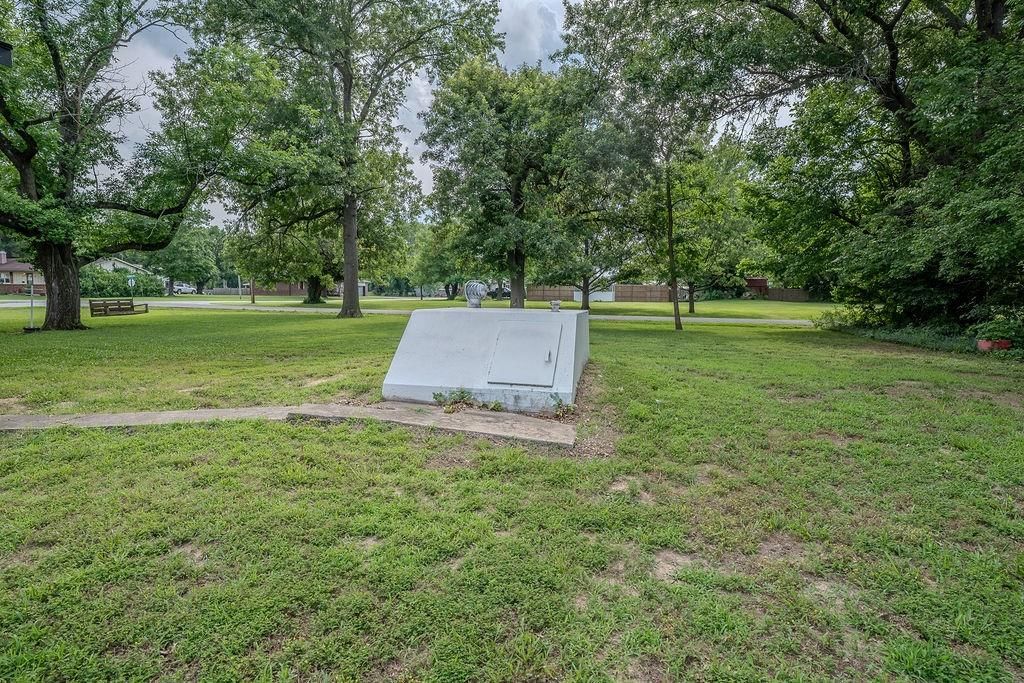 203 E Sycamore Street — photo 47