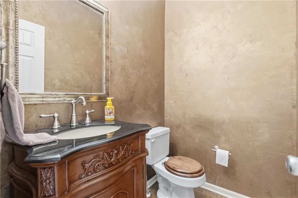 225 NE Misty Meadow Drive — photo 24
