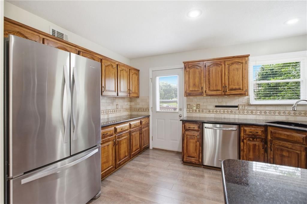 21607 W 51st Street — photo 11