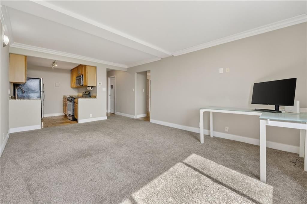 700 E 8th Street — photo 11