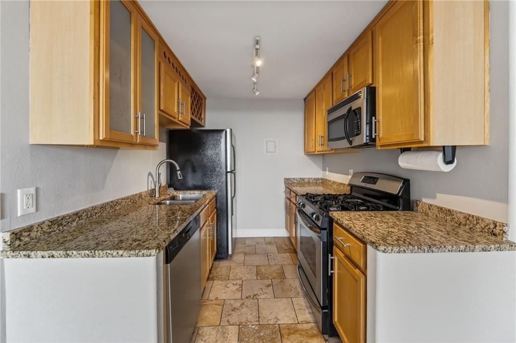 700 E 8th Street — photo 14
