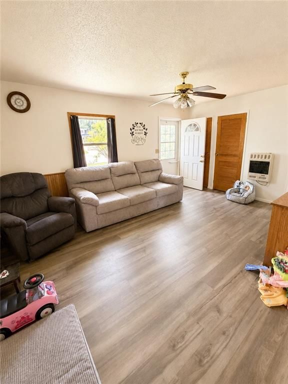 221 S Frederick Avenue — photo 11