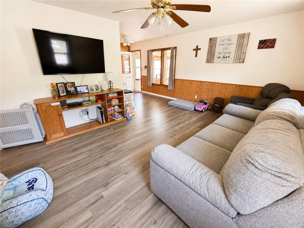 221 S Frederick Avenue — photo 12