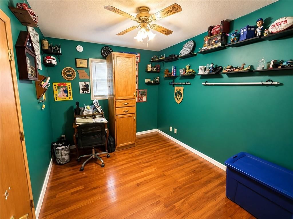 221 S Frederick Avenue — photo 18