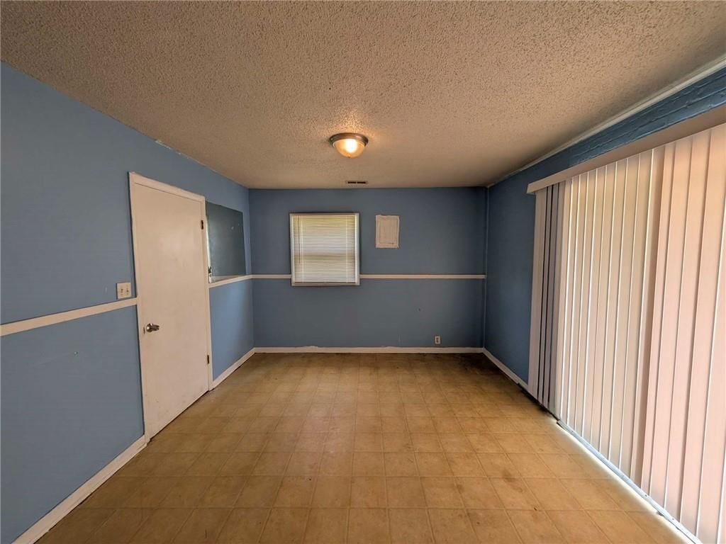 11225 CORRINGTON Avenue — photo 5