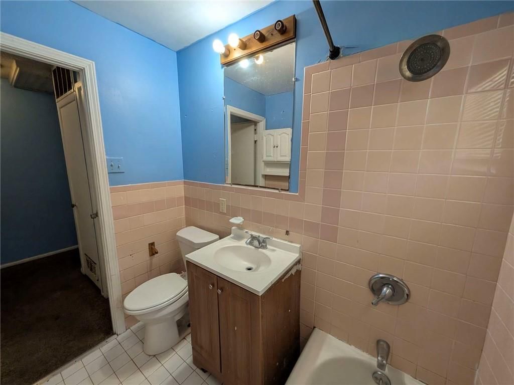 11225 CORRINGTON Avenue — photo 15