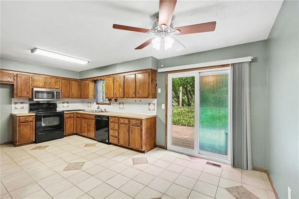 10008 NW 70th Court — photo 12