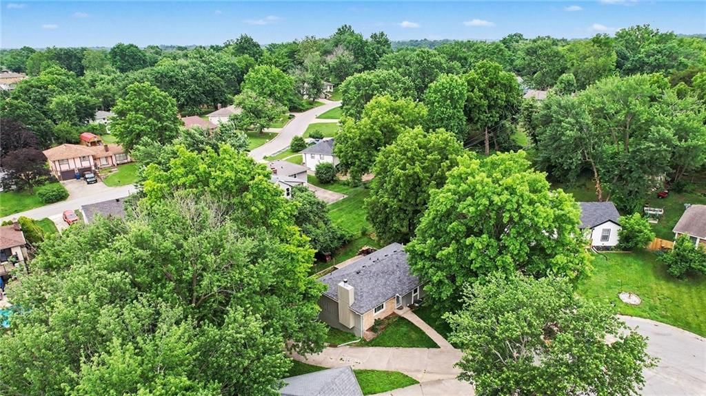 10008 NW 70th Court — photo 32