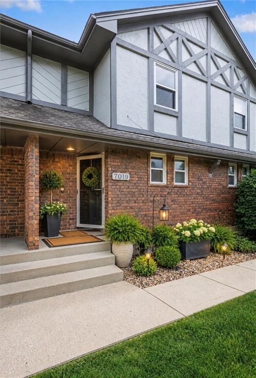 7019 N Fisk Court — photo 1