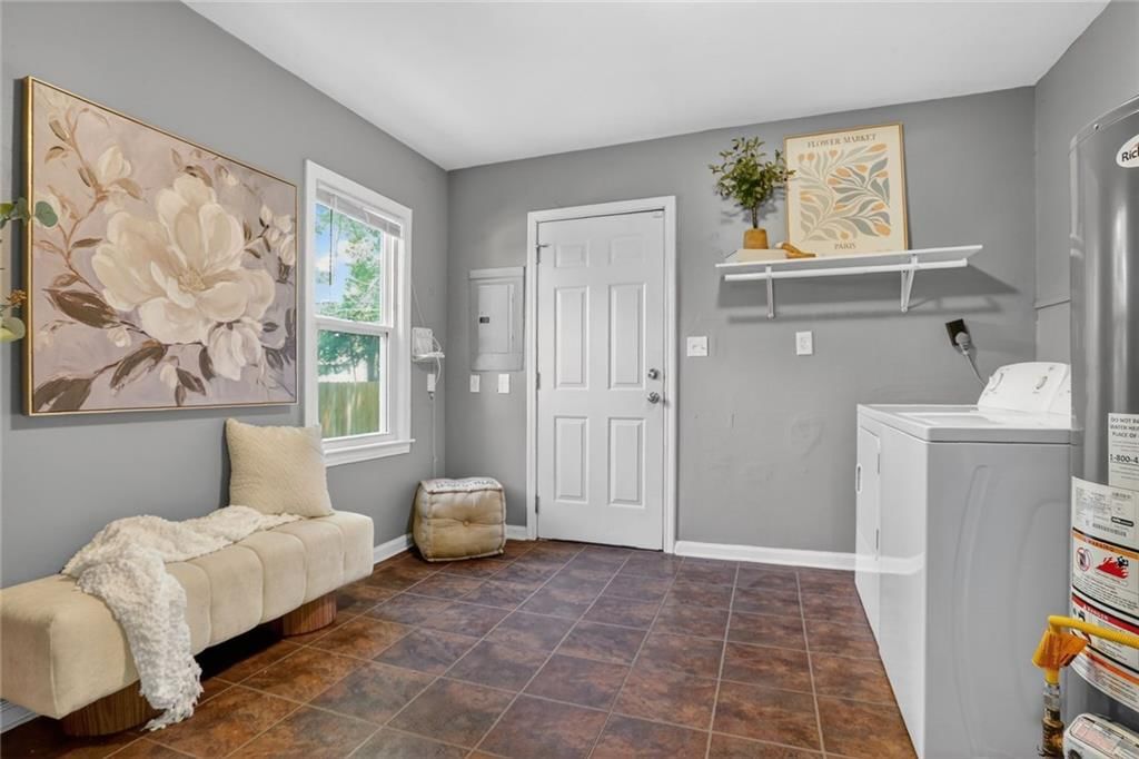 8525 England Street — photo 9