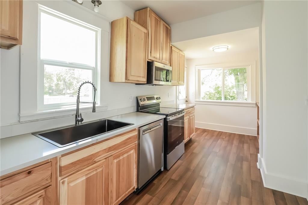 701 E Peoria Street — photo 2
