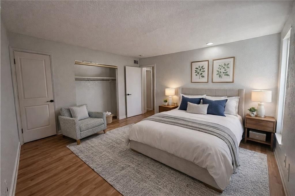 9516 Manning Avenue — photo 3