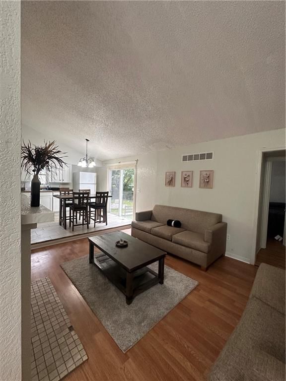 9516 Manning Avenue — photo 5