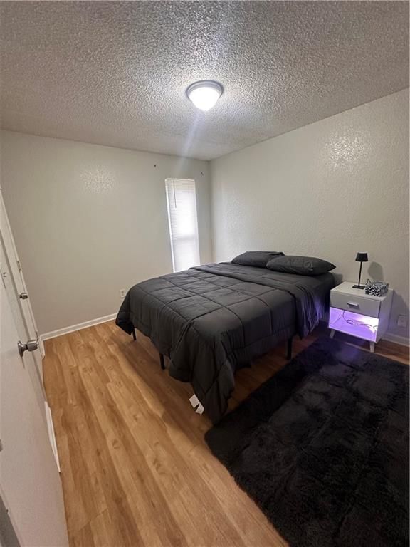 9516 Manning Avenue — photo 7