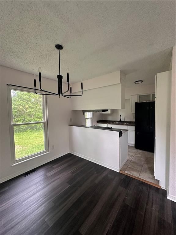 9525 Manning Avenue — photo 11