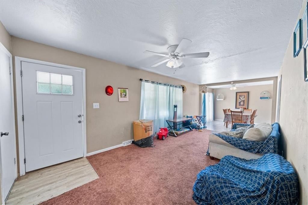 142 S Sugar Creek Boulevard — photo 4