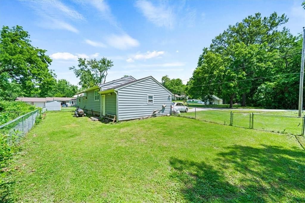 142 S Sugar Creek Boulevard — photo 19