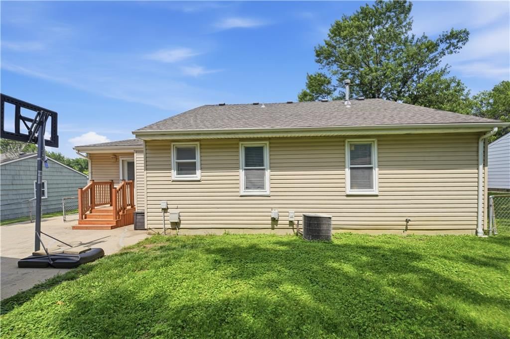 800 SE Miller Street — photo 38
