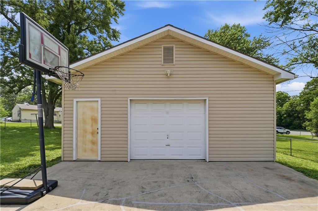800 SE Miller Street — photo 42