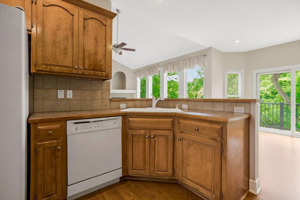 6052 Brownridge Street — photo 17