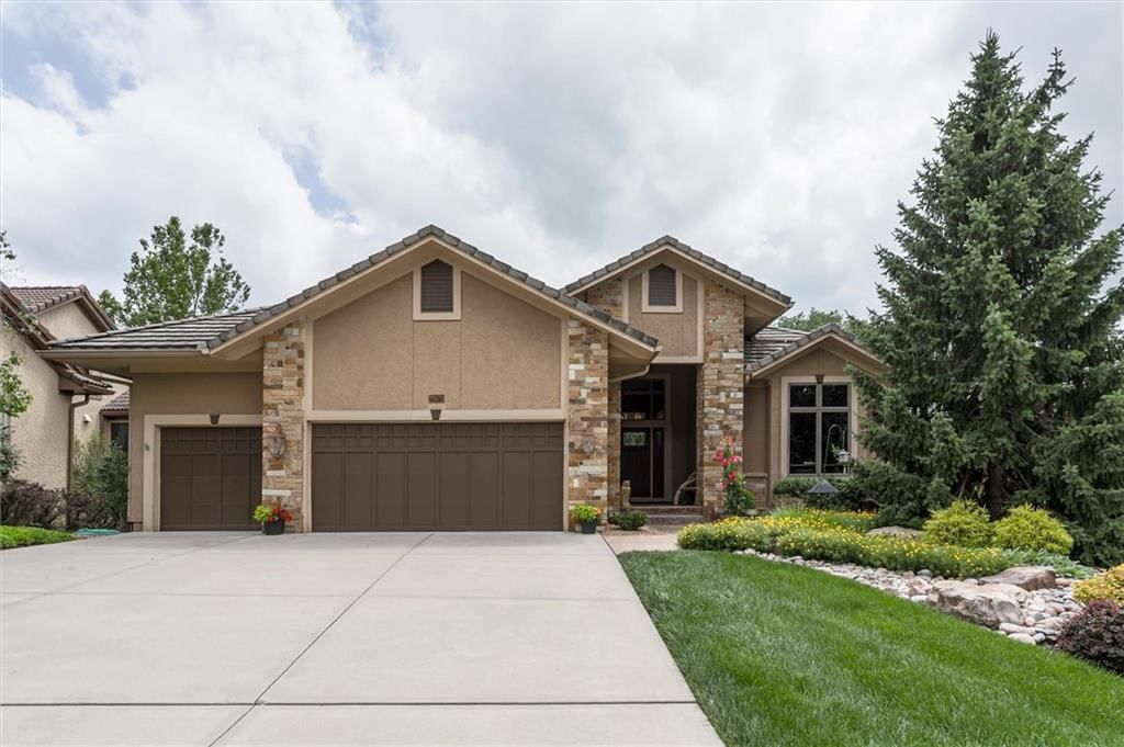26675 W 100th Place, Olathe, KS