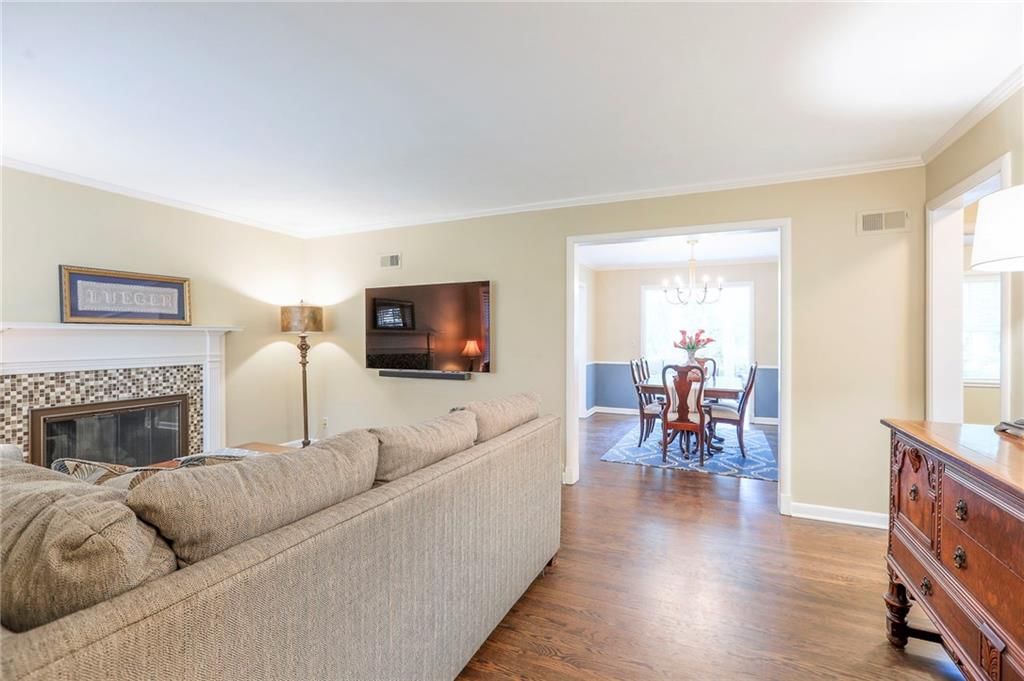 5401 Canterbury Road — photo 9