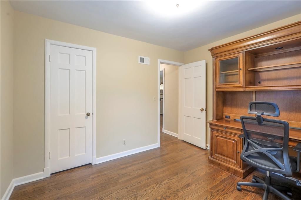 5401 Canterbury Road — photo 22