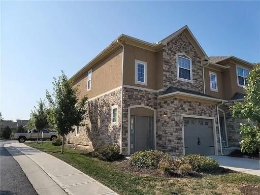15880 Shawnee Drive — photo 1