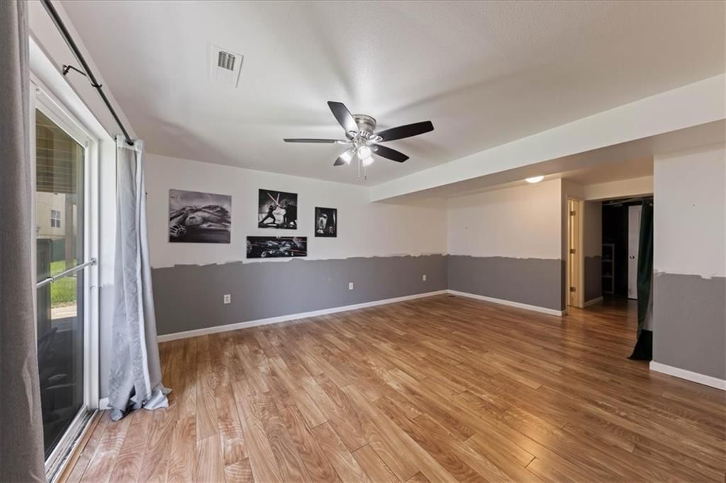 Photo 22 of 40 - 213 Pointe Lane, Raymore, MO 64083