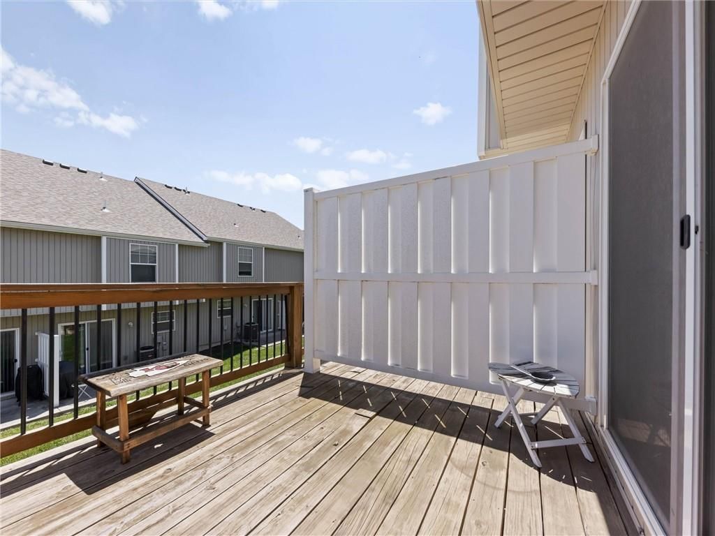 Photo 27 of 40 - 213 Pointe Lane, Raymore, MO 64083